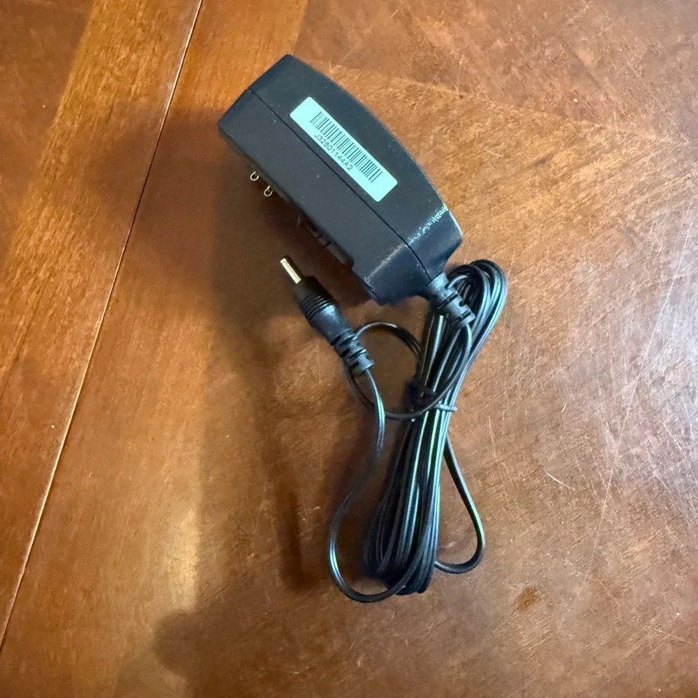 Phihong PSA15R-120P 12V 1.25A 15W Power Supply with 4 International Adapters